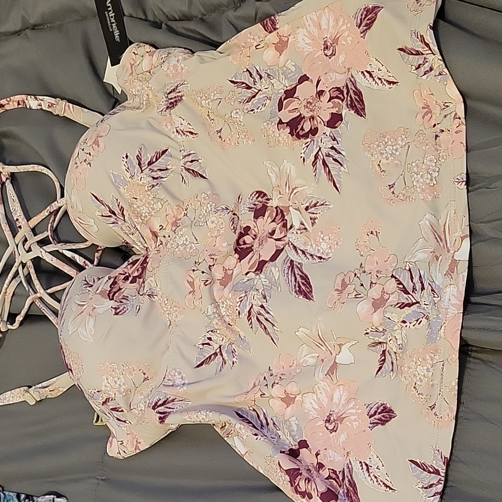 PADDED SWIM TOP - Picture 2 of 9